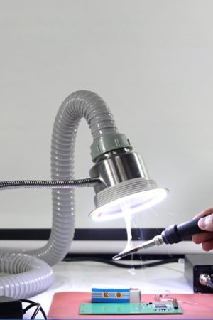 TBK Anti-static Sucking Smoke Instrument Evacuatore di fumo per saldatura di circuiti integrati per telefoni cellulari