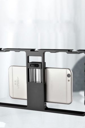 YELANGU PC06 YLG0909A Vlogging Trasmissione in diretta Smartphone Gabbia metallica Video Rig Produzione cinematografica Maniglia stabilizzatrice Staffa per iPhone, Galaxy, Huawei, Xiaomi, HTC, LG, Google e altri smartphone, YLG0909A