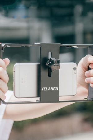 YELANGU PC02A Vlogging Trasmissione dal vivo Gabbia in plastica Video Rig Staffa stabilizzatrice per produzione cinematografica per iPhone, Galaxy, Huawei, Xiaomi, HTC, LG, Google e altri smartphone, PC02A